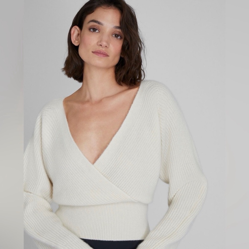 Club Monaco Cashmere V-Neck Sweater size medium